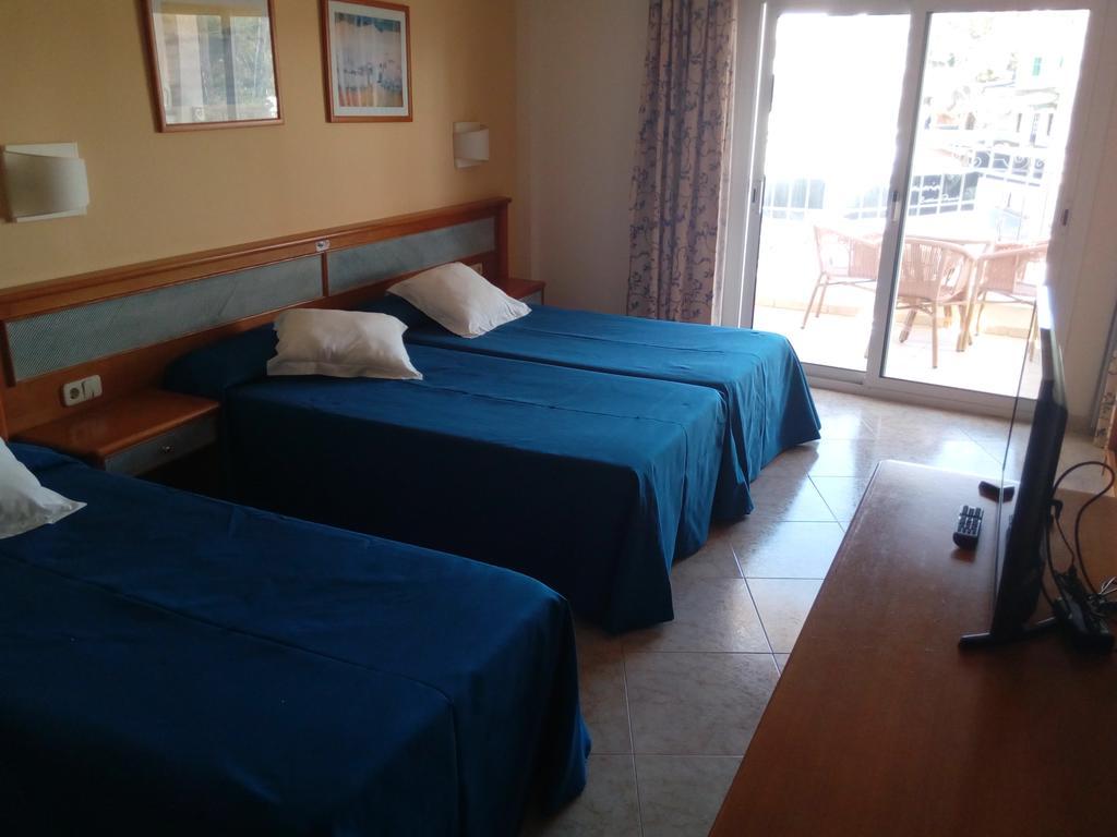 Hostal Leo D'Or Cala d'Or  Bagian luar foto